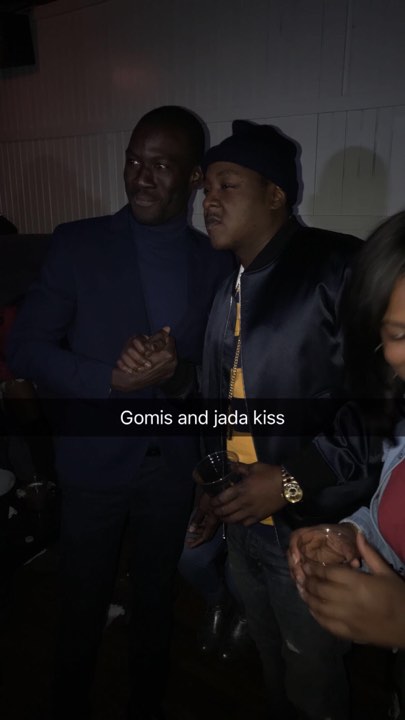 Le reporter photographe Gomis des usa en compagnie de Jada Kiss le rappeur Americain.