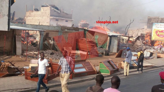 Incendie infernal au Parc Lambaye de Pikine Incendie infernal au Parc Lambaye de Pikine