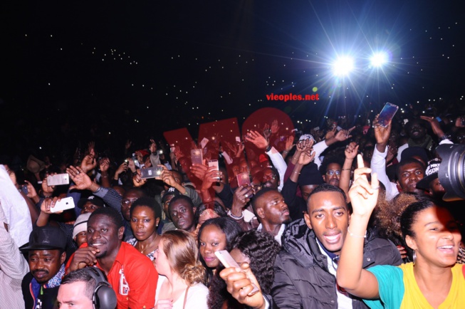 BERÇY 2017: A guichet fermé l'incontestable méga- star hisse le drapeau de son pays à Accor Hotel Aréna Paris. BERÇY 2017: A guichet fermé l'incontestable méga- star hisse le drapeau de son pays à Accor Hotel Aréna Paris.
