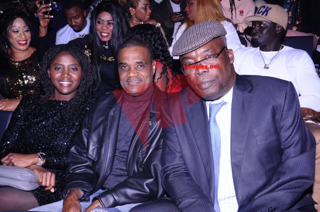 BERÇY 2017: A guichet fermé l'incontestable méga- star hisse le drapeau de son pays à Accor Hotel Aréna Paris. BERÇY 2017: A guichet fermé l'incontestable méga- star hisse le drapeau de son pays à Accor Hotel Aréna Paris.