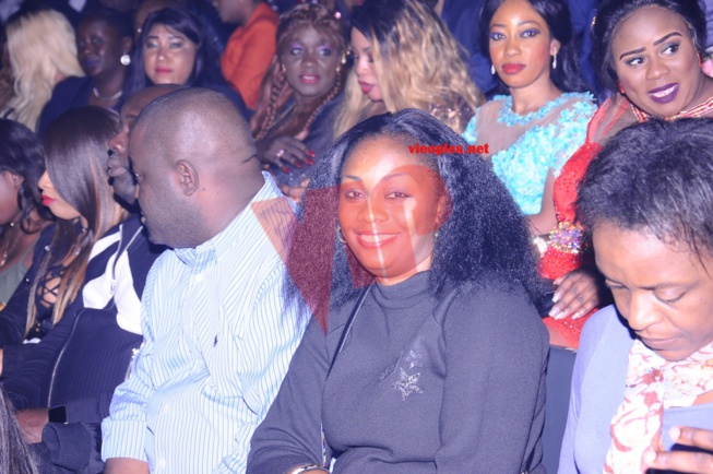 BERÇY 2017: A guichet fermé l'incontestable méga- star hisse le drapeau de son pays à Accor Hotel Aréna Paris. BERÇY 2017: A guichet fermé l'incontestable méga- star hisse le drapeau de son pays à Accor Hotel Aréna Paris.