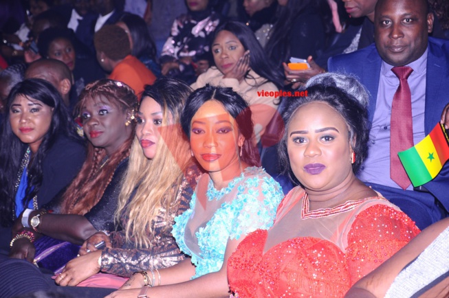 BERÇY 2017: A guichet fermé l'incontestable méga- star hisse le drapeau de son pays à Accor Hotel Aréna Paris. BERÇY 2017: A guichet fermé l'incontestable méga- star hisse le drapeau de son pays à Accor Hotel Aréna Paris.