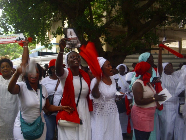 Levée de l’immunité parlementaire : Mobilisation des partisans de Khalifa Sall devant l’Assemblée nationale Levée de l’immunité parlementaire : Mobilisation des partisans de Khalifa Sall devant l’Assemblée nationale
