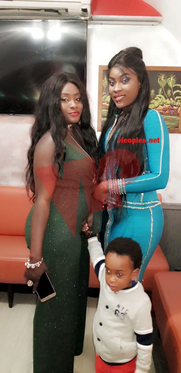 Les images de l'anniversaire de l'épicurienne Parisienne Ngonista. Les images de l'anniversaire de l'épicurienne Parisienne Ngonista.