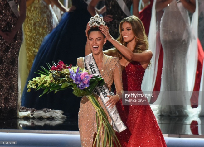 La Sud Africaine DEMI LEIGH NEL PETERS devient Miss Univers 2017 La Sud Africaine DEMI LEIGH NEL PETERS devient Miss Univers 2017