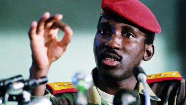 Assassinat de Sankara: Macron promet de «déclassifier» tous les documents Assassinat de Sankara: Macron promet de «déclassifier» tous les documents