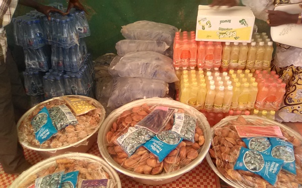 Gamou à la mosquée «Massalikoul Jinaan» de Dakar : les talibés mourides ont mis les petits plats dans les grands… Gamou à la mosquée «Massalikoul Jinaan» de Dakar : les talibés mourides ont mis les petits plats dans les grands…