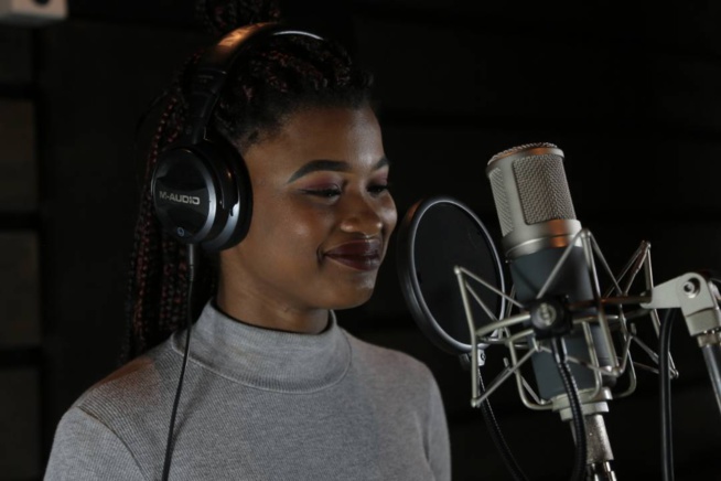 La voix suave de la Sénégalaise Marieme Diakhaté qui a séduit Rihana à Paris. La voix suave de la Sénégalaise Marieme Diakhaté qui a séduit Rihana à Paris.