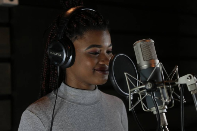 La voix suave de la Sénégalaise Marieme Diakhaté qui a séduit Rihana à Paris. La voix suave de la Sénégalaise Marieme Diakhaté qui a séduit Rihana à Paris.