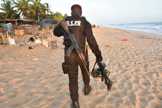 Un présumé Djihadiste Nigérian, refoulé de la Mauritanie, poignarde un policier et un civil Sénégalais Un présumé Djihadiste Nigérian, refoulé de la Mauritanie, poignarde un policier et un civil Sénégalais