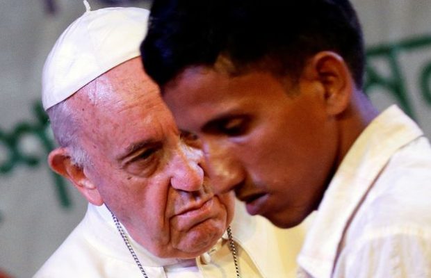 Les larmes du Pape François devant les réfugiés rohingyas Les larmes du Pape François devant les réfugiés rohingyas