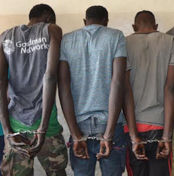 Poursuivi pour complicité de vol en réunion, commis la nuit avec usage d’armes et de véhicule : Le taximan risque 15 ans de travaux forcés Poursuivi pour complicité de vol en réunion, commis la nuit avec usage d’armes et de véhicule : Le taximan risque 15 ans de travaux forcés