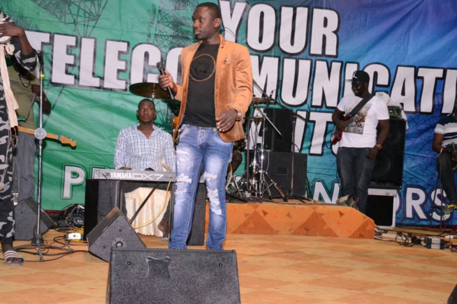 GALA DINER: Les premières images avec Pape Diouf qui exporte son "Yengeel Guessem" chez Adama Barrow avec les Forces Armées de la Gambie. GALA DINER: Les premières images avec Pape Diouf qui exporte son "Yengeel Guessem" chez Adama Barrow avec les Forces Armées de la Gambie.