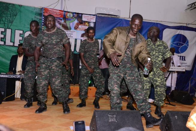 Quand le Yeungueul Guéusseum" monte sa force en Gambie avec Pape Diouf; Regardez Quand le Yeungueul Guéusseum" monte sa force en Gambie avec Pape Diouf; Regardez