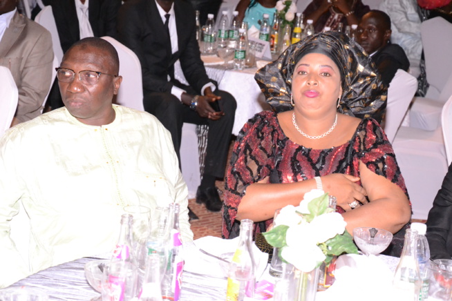 Quand le Yeungueul Guéusseum" monte sa force en Gambie avec Pape Diouf; Regardez Quand le Yeungueul Guéusseum" monte sa force en Gambie avec Pape Diouf; Regardez