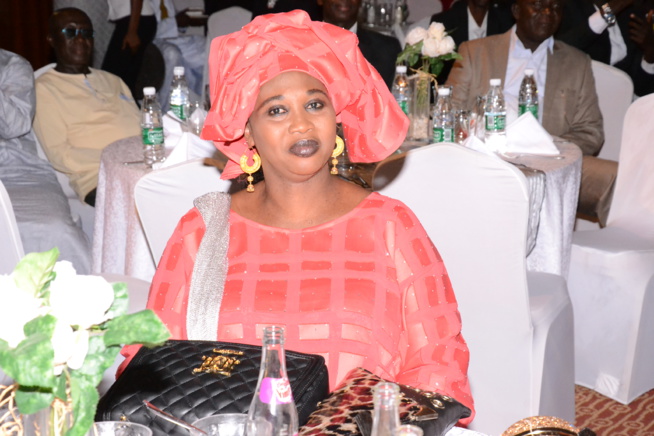 Quand le Yeungueul Guéusseum" monte sa force en Gambie avec Pape Diouf; Regardez Quand le Yeungueul Guéusseum" monte sa force en Gambie avec Pape Diouf; Regardez