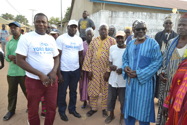 BANJUL: Pape Diouf en visite à l'usine YORO BASSE ICE PLANT TANJI de son beau frère.