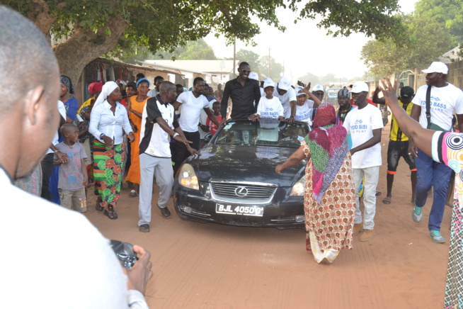 BANJUL: Pape Diouf en visite à l'usine YORO BASSE ICE PLANT TANJI de son beau frère.