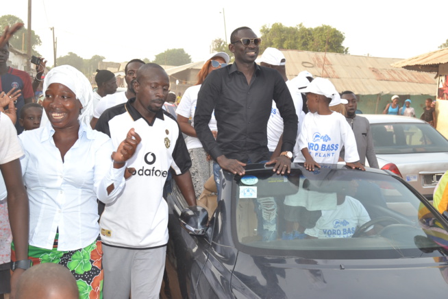 BANJUL: Pape Diouf en visite à l'usine YORO BASSE ICE PLANT TANJI de son beau frère.
