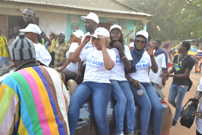 BANJUL: Pape Diouf en visite à l'usine YORO BASSE ICE PLANT TANJI de son beau frère. BANJUL: Pape Diouf en visite à l'usine YORO BASSE ICE PLANT TANJI de son beau frère.