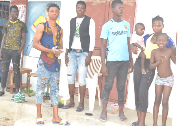 BANJUL: Pape Diouf en visite à l'usine YORO BASSE ICE PLANT TANJI de son beau frère. BANJUL: Pape Diouf en visite à l'usine YORO BASSE ICE PLANT TANJI de son beau frère.