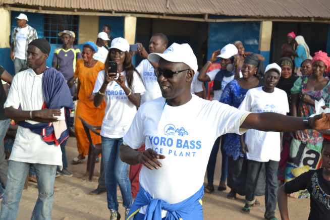 BANJUL: Pape Diouf en visite à l'usine YORO BASSE ICE PLANT TANJI de son beau frère.