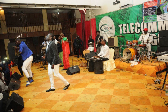 Les Gambiens à l'assaut du "yengueul gueussem" avec le leader de la génération consciente Pape Diouf au Pench Mi. Les Gambiens à l'assaut du "yengueul gueussem" avec le leader de la génération consciente Pape Diouf au Pench Mi.