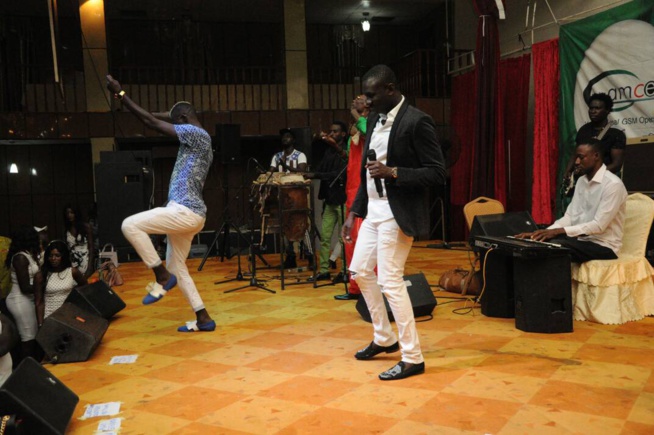 Les Gambiens à l'assaut du "yengueul gueussem" avec le leader de la génération consciente Pape Diouf au Pench Mi. Les Gambiens à l'assaut du "yengueul gueussem" avec le leader de la génération consciente Pape Diouf au Pench Mi.