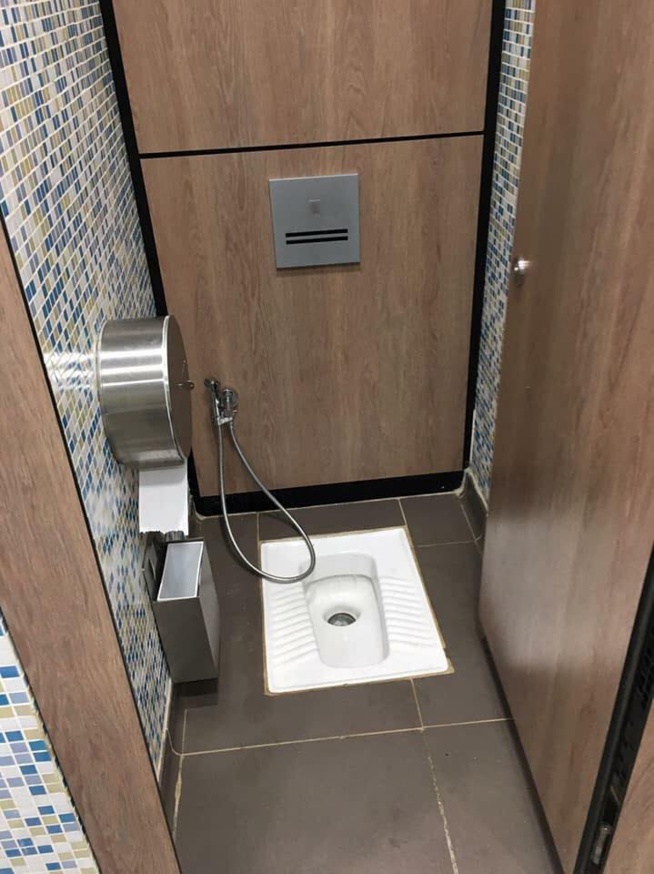 Chaises anglaises ou turques : Les toilettes de L’Aéroport International Blaise Diagne AIBD, font le buzz (photos)