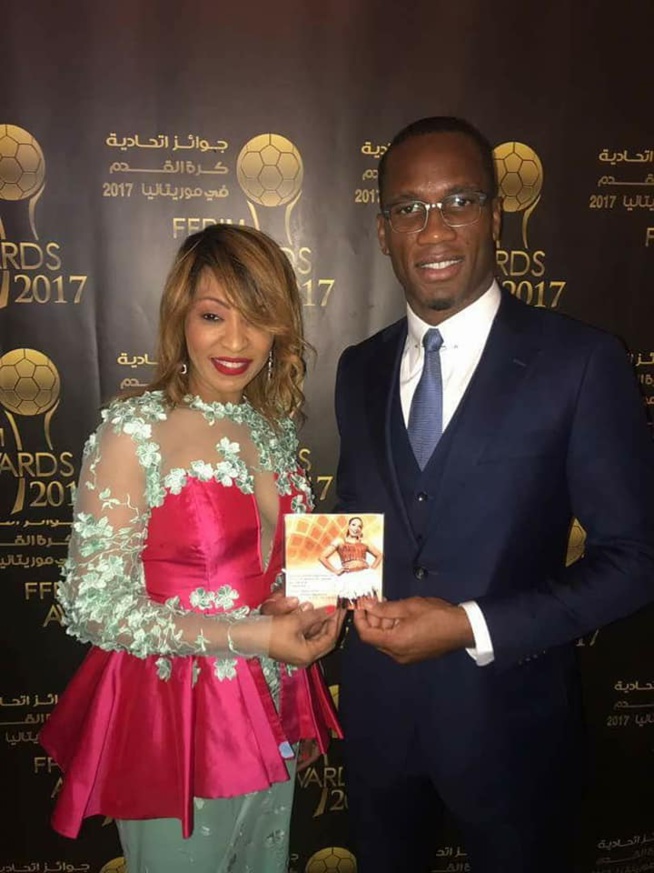 Viviane en toute complicité avec Drogba lors de la … Regardez les images exclusives.