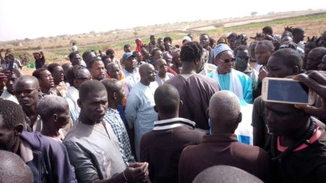Précampagne présidentielle : Idrissa Seck et sa délégation « Orange » investissent le Ndiambour Précampagne présidentielle : Idrissa Seck et sa délégation « Orange » investissent le Ndiambour