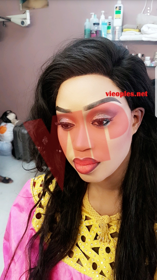 Madame Elou Drame Khadija Choupi toute ravissante le jour du baptéme de sa fille. Madame Elou Drame Khadija Choupi toute ravissante le jour du baptéme de sa fille.