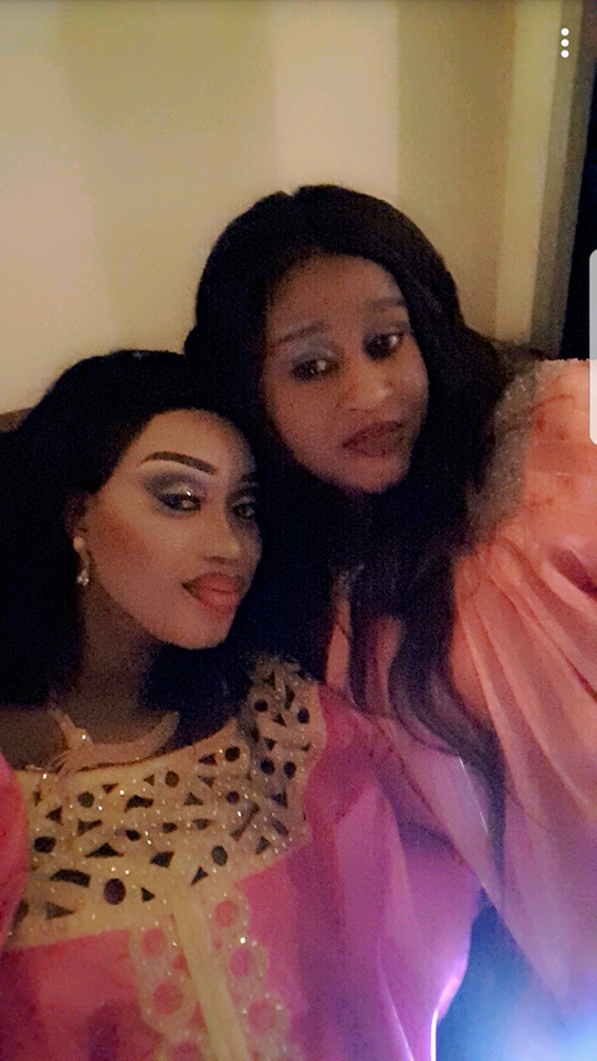 Madame Elou Drame Khadija Choupi toute ravissante le jour du baptéme de sa fille. Madame Elou Drame Khadija Choupi toute ravissante le jour du baptéme de sa fille.