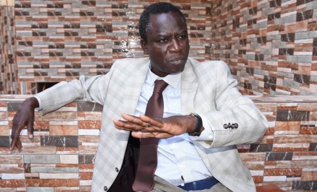 Thione Seck parle de son problème avec Youssou Ndour. Regardez Thione Seck parle de son problème avec Youssou Ndour. Regardez