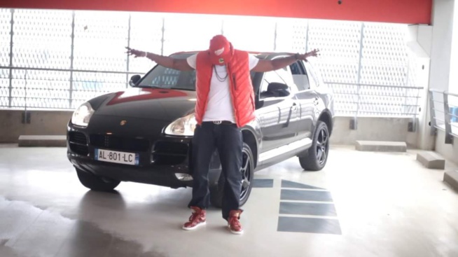 L'artiste Franco - Sénégalo - Malien, Keithzy auteur de "TRAUMATISÉ" avec son oncle Salif Keita. L'artiste Franco - Sénégalo - Malien, Keithzy auteur de "TRAUMATISÉ" avec son oncle Salif Keita.