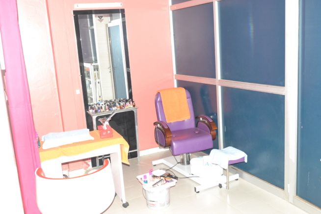 SPÉCIAL FIN D'ANNÉE: L'ESPRIT COSMETIQUE vous ouvre les portes de son institut de beauté: Une beauté silhouette à Dieppeul en face clinique Raby.