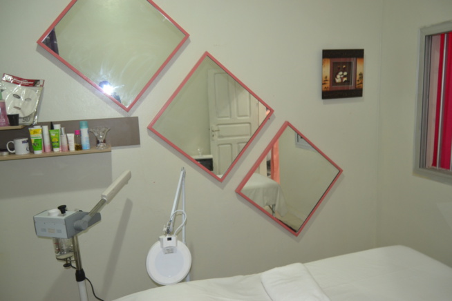 SPÉCIAL FIN D'ANNÉE: L'ESPRIT COSMETIQUE vous ouvre les portes de son institut de beauté: Une beauté silhouette à Dieppeul en face clinique Raby.