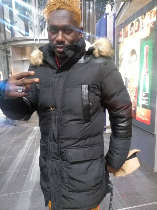 Arrivés de Pape Ndiaye Thiopet et Guigui en Allemagne pour le grand Show de Noel. Arrivés de Pape Ndiaye Thiopet et Guigui en Allemagne pour le grand Show de Noel.