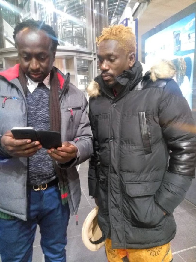 Arrivés de Pape Ndiaye Thiopet et Guigui en Allemagne pour le grand Show de Noel. Arrivés de Pape Ndiaye Thiopet et Guigui en Allemagne pour le grand Show de Noel.