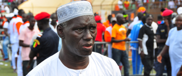 Mbaye Guèye fusille le fils de Double Less : « Balla ne peut pas battre Gris Bordeaux » Mbaye Guèye fusille le fils de Double Less : « Balla ne peut pas battre Gris Bordeaux »
