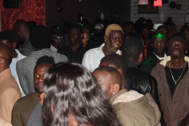 TOURNEE EUROPEENE: Assane Ndiaye et son Nguéweul gui mettent le feu à Bergamo en Italie. TOURNEE EUROPEENE: Assane Ndiaye et son Nguéweul gui mettent le feu à Bergamo en Italie.