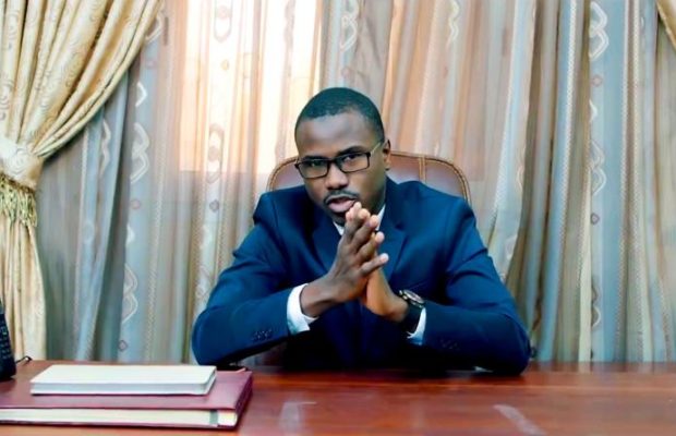 Sénégal : Dip Doundou Guiss, rappeur illuminé ? Sénégal : Dip Doundou Guiss, rappeur illuminé ?