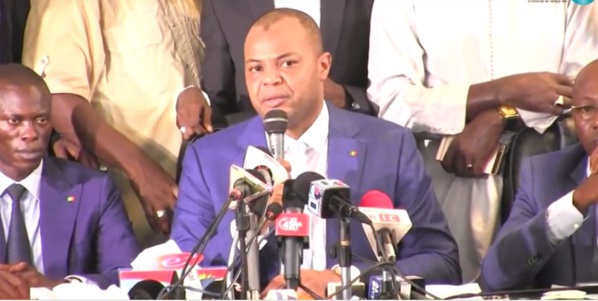 Après avoir brocardé Idy : Mame Mbaye Niang traité de «ministre des animaux et de l’U.E.M.O.A » Après avoir brocardé Idy : Mame Mbaye Niang traité de «ministre des animaux et de l’U.E.M.O.A »