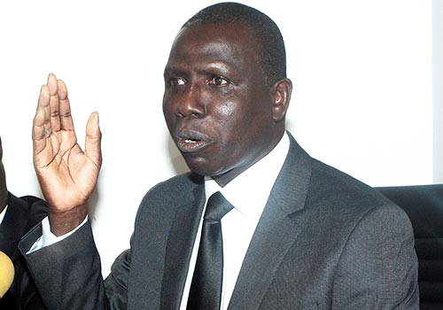 Alioune Ndao l'ex Procureur spécial de la CREI dénonce les injonctions de la Chancellerie n'allant pas dans le sens de la poursuite adressées au Parquet Alioune Ndao l'ex Procureur spécial de la CREI dénonce les injonctions de la Chancellerie n'allant pas dans le sens de la poursuite adressées au Parquet