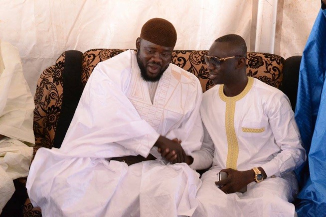 Condoléances,Le chef de file de l 'écurie "THYSHINGER" Eumeu Séne chez Pape Diouf à Guinaw Rail. Condoléances,Le chef de file de l 'écurie "THYSHINGER" Eumeu Séne chez Pape Diouf à Guinaw Rail.