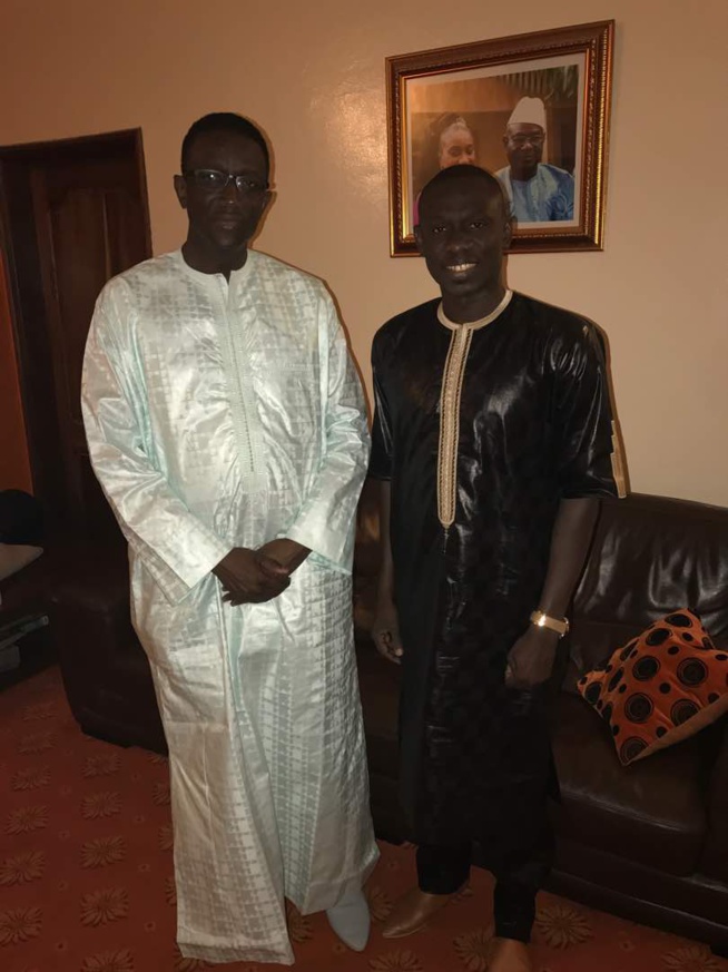 Le ministre des Finances Amadou Ba chez Pape Diouf pour présenter ses condoléances. Le ministre des Finances Amadou Ba chez Pape Diouf pour présenter ses condoléances.