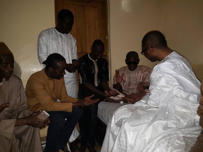 CONDÉLÉANCES: Youssou Ndour à Guinaw Rail chez son frére Pape Diouf. CONDÉLÉANCES: Youssou Ndour à Guinaw Rail chez son frére Pape Diouf.