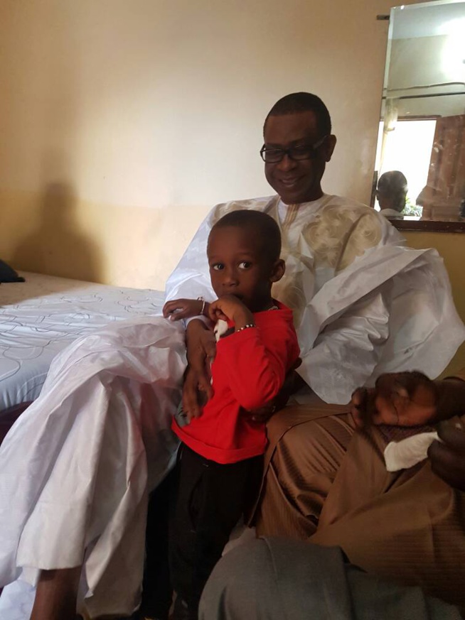 CONDÉLÉANCES: Youssou Ndour à Guinaw Rail chez son frére Pape Diouf. CONDÉLÉANCES: Youssou Ndour à Guinaw Rail chez son frére Pape Diouf.