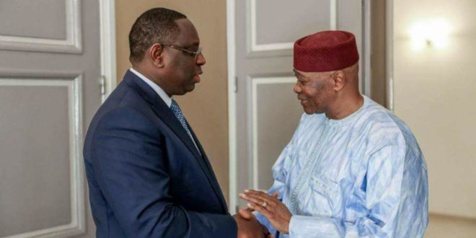 Une semaine après son retour d'exil, l’ancien président ATT revient à Dakar Une semaine après son retour d'exil, l’ancien président ATT revient à Dakar