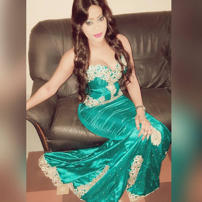 La charmante Fanta Samira Coulibaly croque la vie. La charmante Fanta Samira Coulibaly croque la vie.